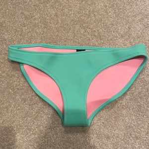 Triangl Bottoms Size Small
